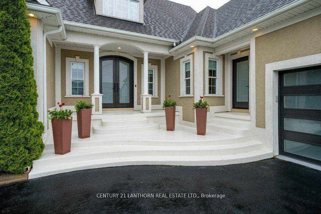 Your new home awaits you in this custom built 5 bed, 4 bath luxury home in Amherstview !