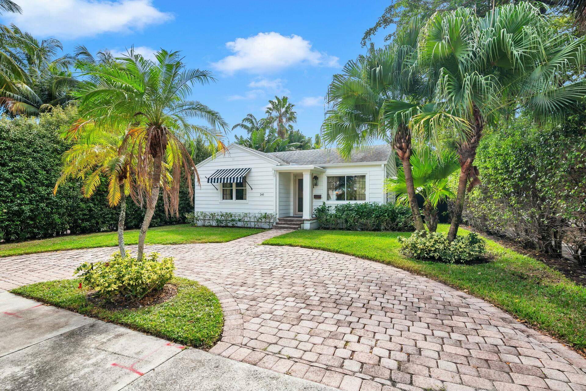 EL CID three bedroom, three bathroom bungalow with a newly constructed pool.