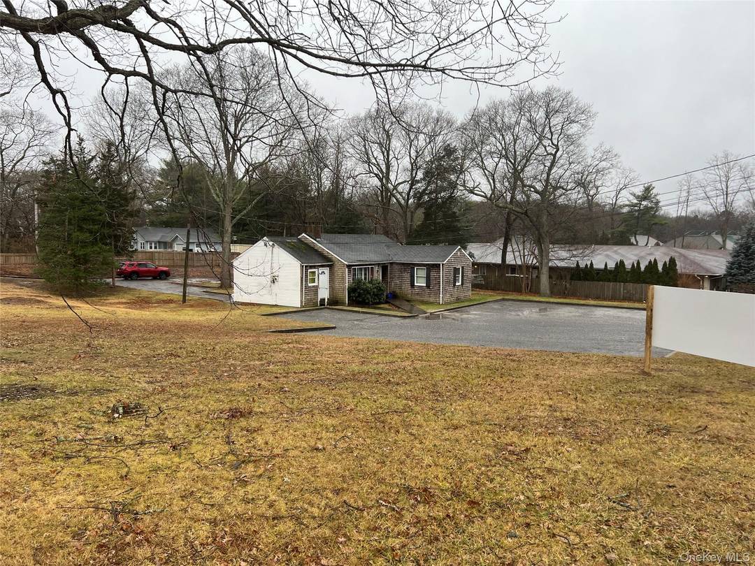 Front part is J 2 Business great opportunity, can be rezone large corner property