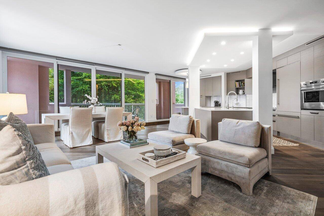 Luxury seasonal rental located in ''The Landings'' of Delray Beach.