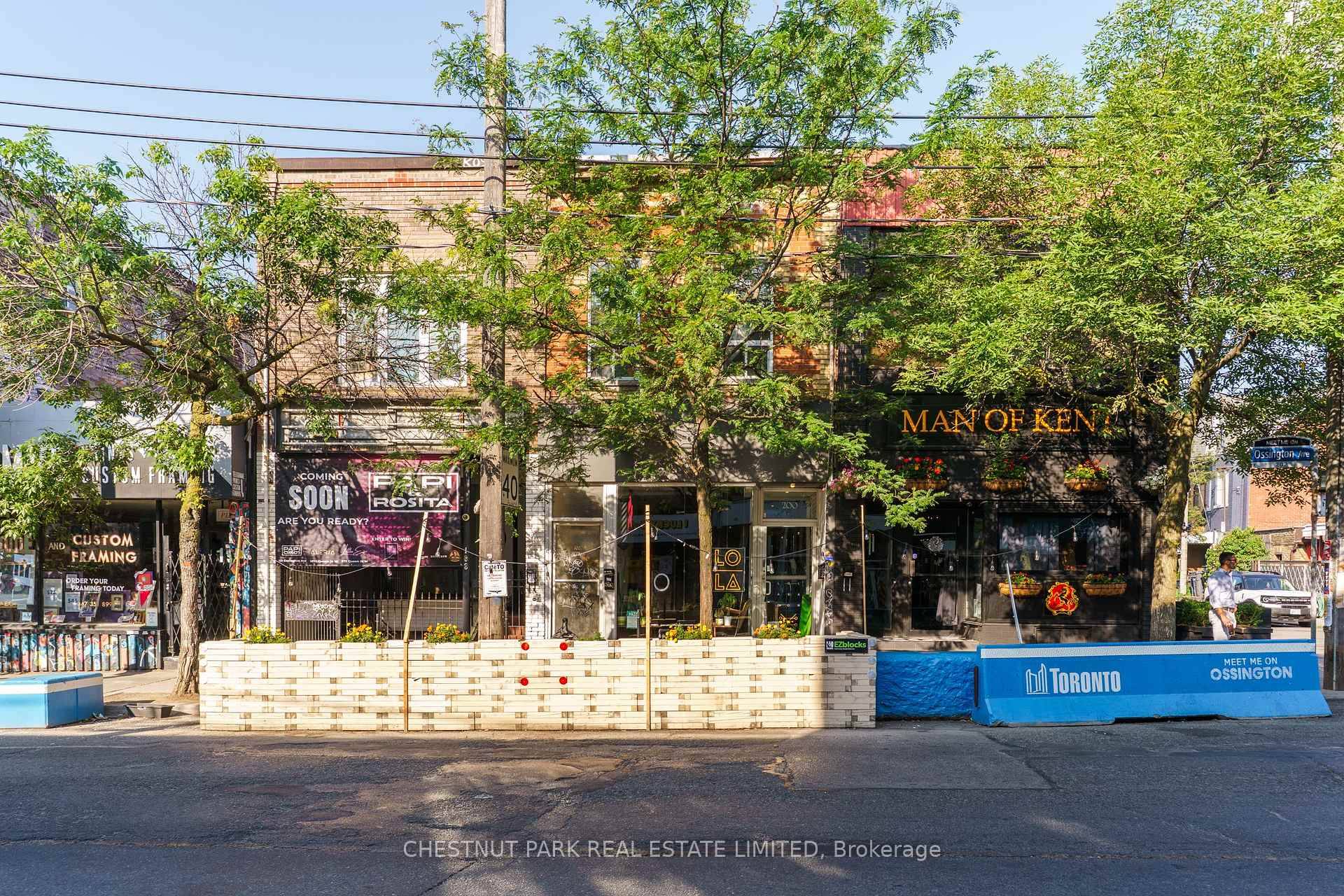 Opportunity knocks on Ossington !