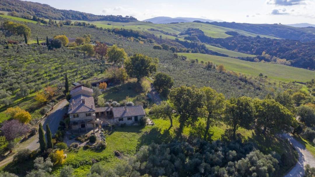 Farmhouse in PienzaTuscany among the sweet hills of Val d'Orcia. Our best properties for sale in the Val d'Orcia Pienza in Tuscany