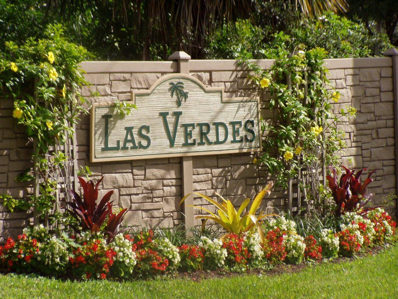 Handyman Special ! Desirable Delray Beach gated community.