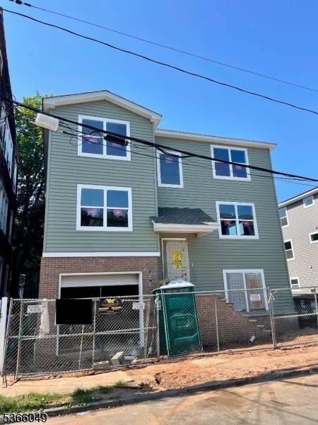 Brand new 2 family home to be build according to plans.