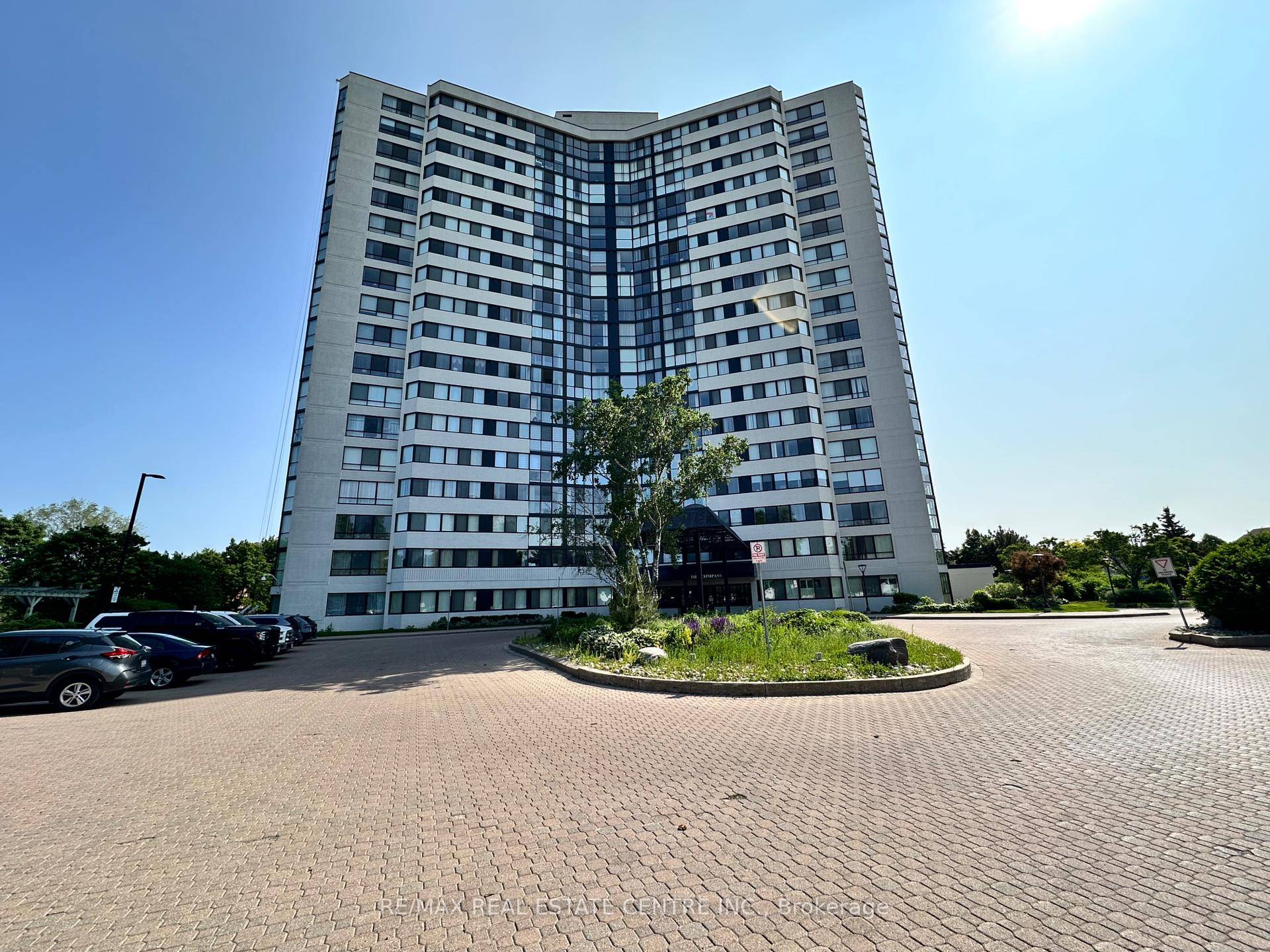 Absolutely Stunning Condo All Inclusive Maintenance !