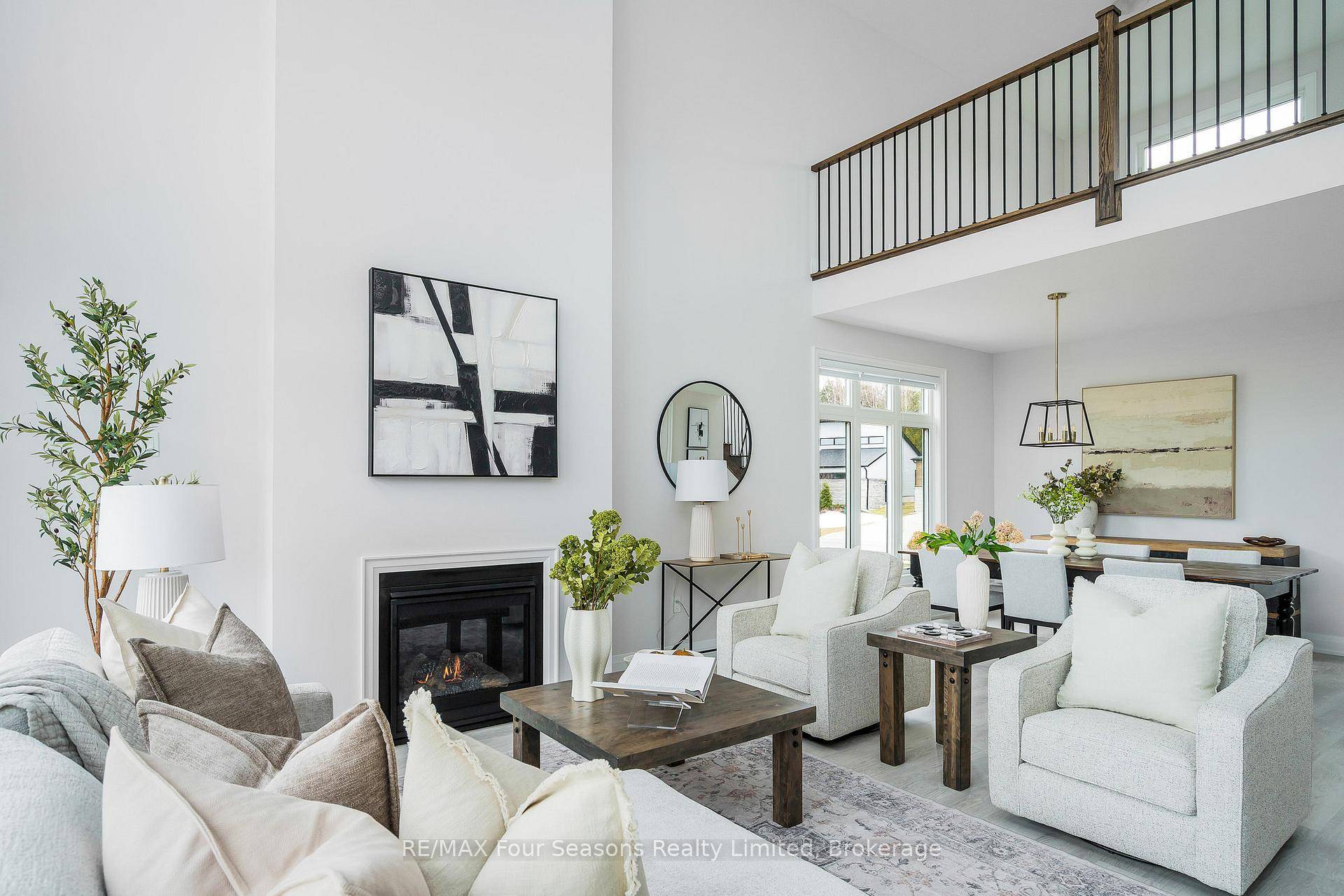 Welcome to your Four Season oasis in the Bayside Community !