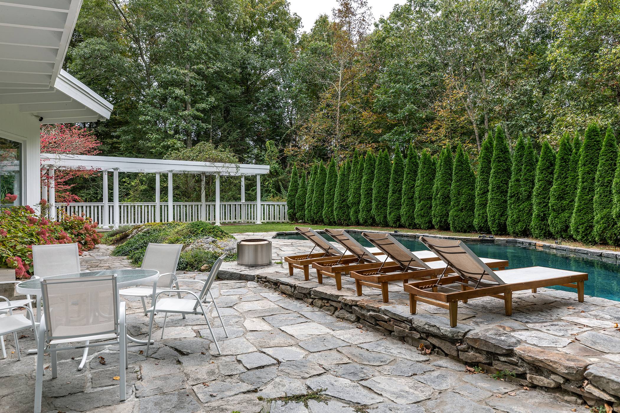 Mid Century single level in a convenient Roxbury location.