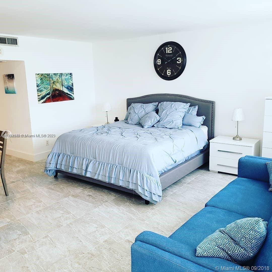 LOVELY STUDIO FULLY REMODELED NEW FURNISHINGS APPLIANCES, OCEAN ACCESS, POOL, GYM, PARKING, AND MORE.