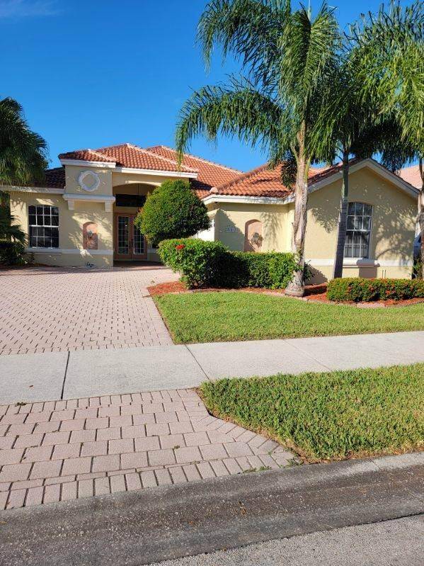 Price Reduced Drastically, home needs updating.