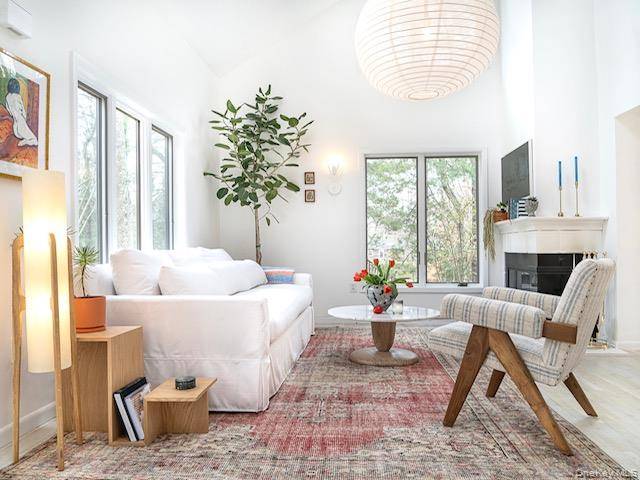 Indulge in Design Hamptons Summer Rental Experience the magic of Sag Harbor Village has to offer in this charming Hamptons Designer Retreat just moments from Heavens beach Indulge in design ...