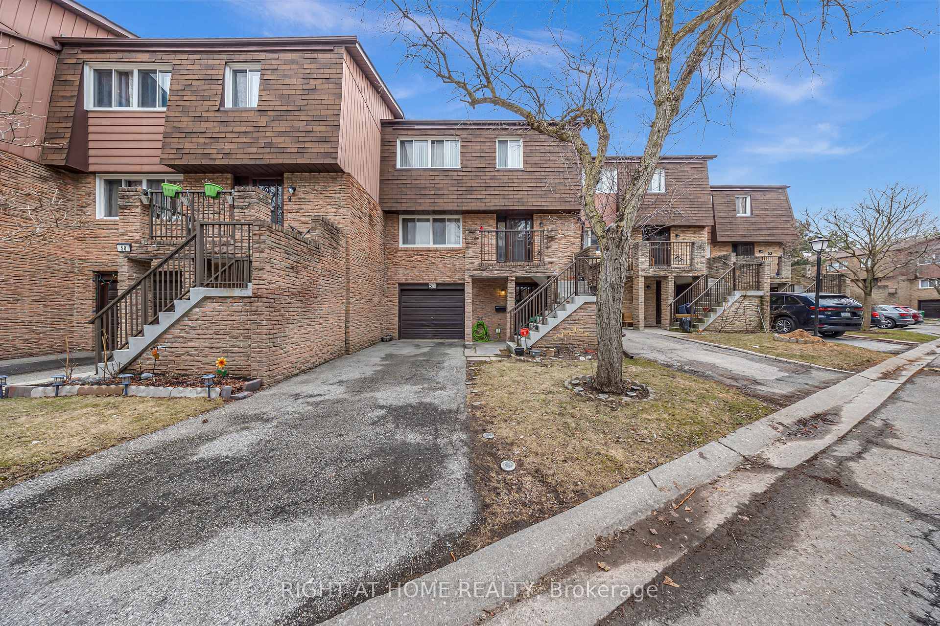 Charming 4 Bedroom, 2 Full Bathroom and 2 Powder Room Townhome In The Desirable Meadowvale Area Of Mississauga.