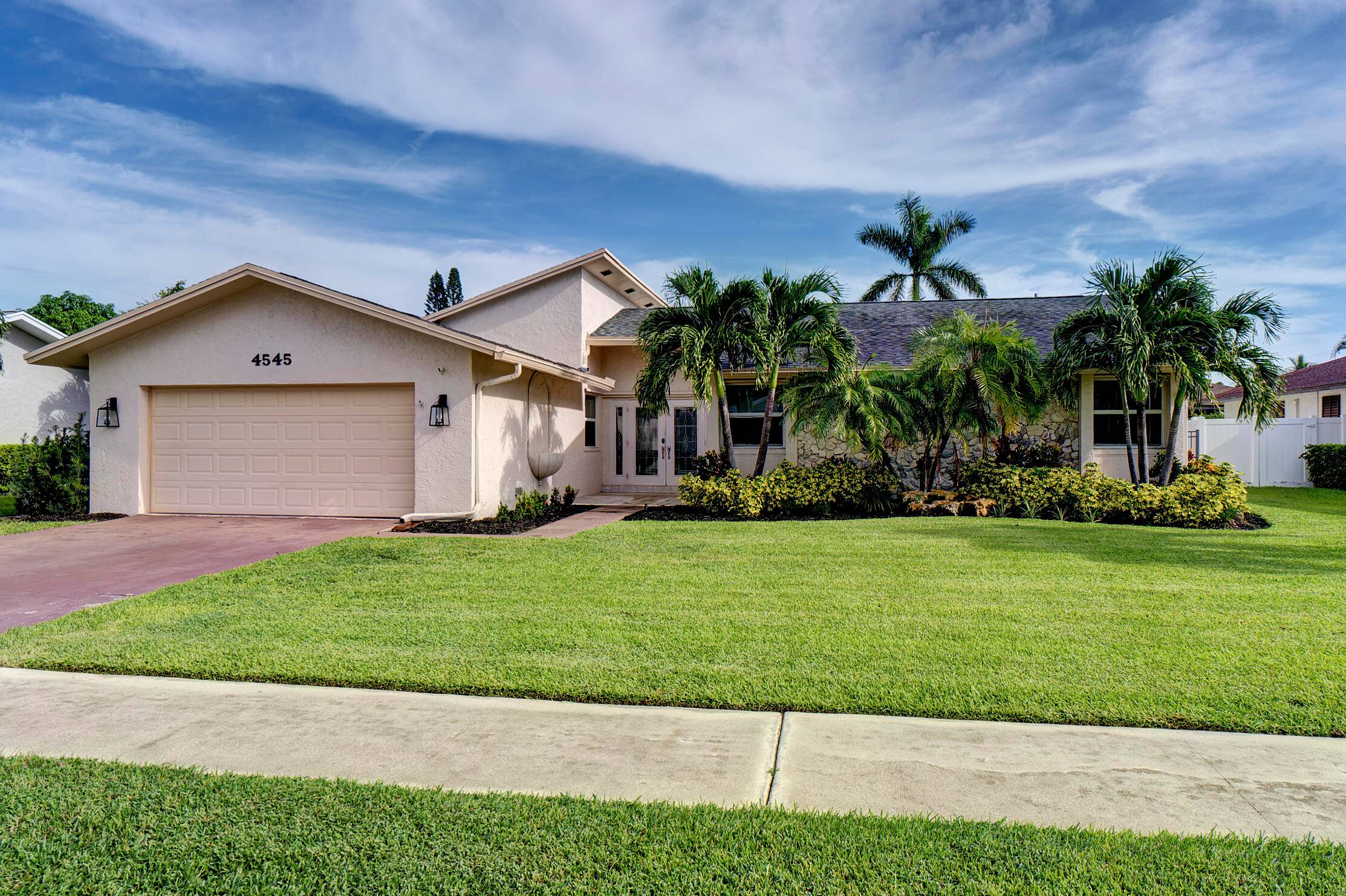 Located In The Highly Sought After Pheasant Walk Community, This Home Features 4 Bedrooms and 2 Full Bathrooms.