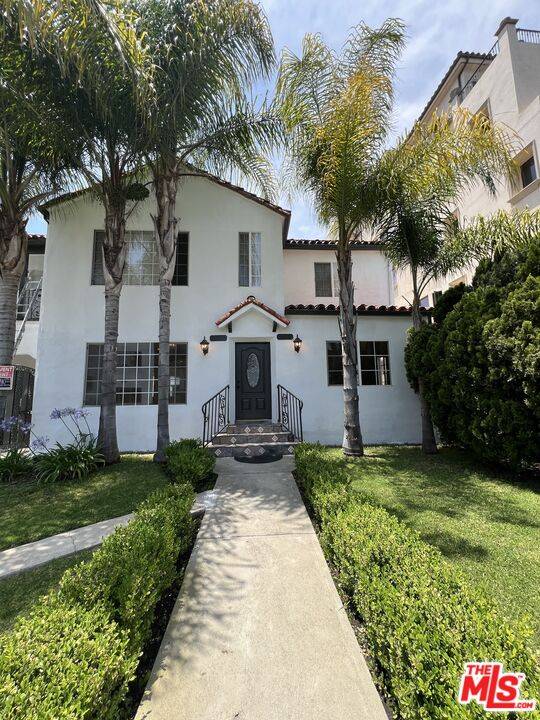 153  N Hamilton Dr 2BR Beverly Grove La
