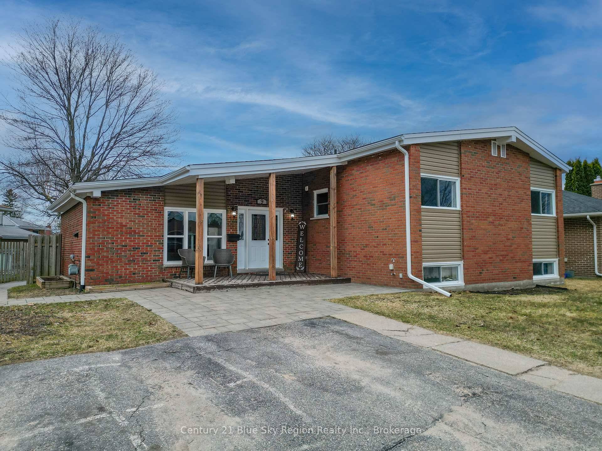 Looking for lots of space for your family, look no further.