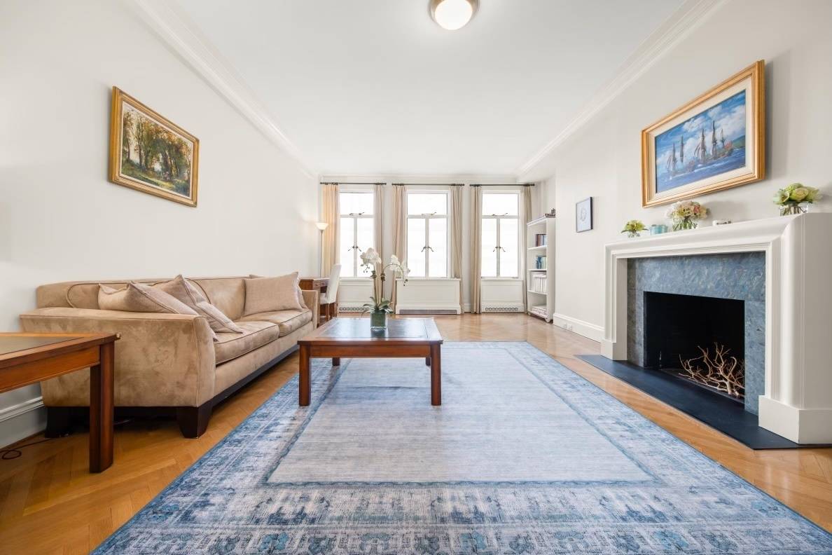 The Beresford is a preeminent prewar cooperative building located at 211 Central Park West.