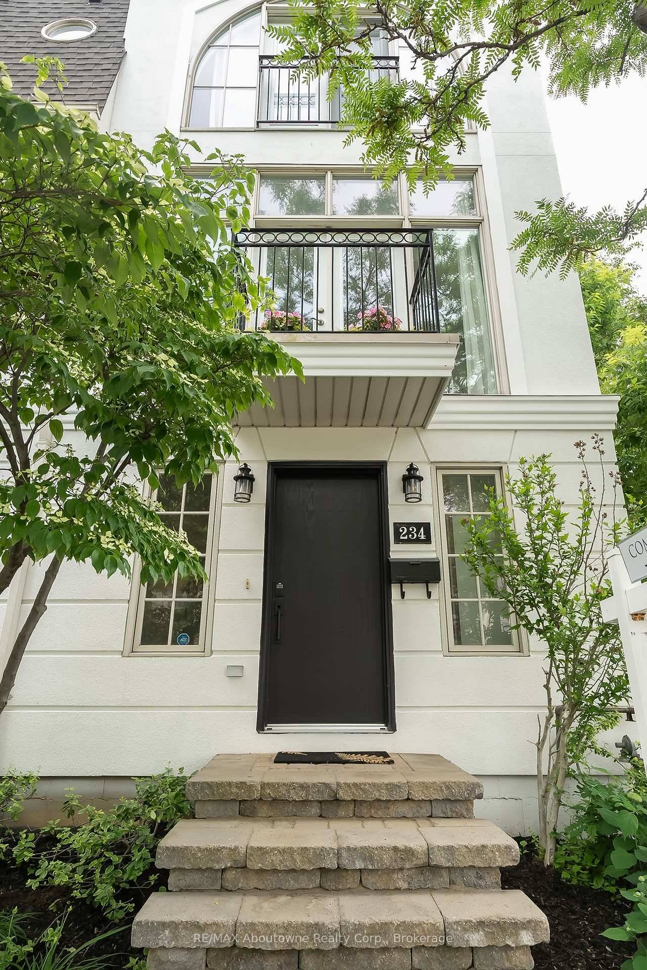 Stunning Executive End Unit Townhome in the Heart of Downtown Oakville.