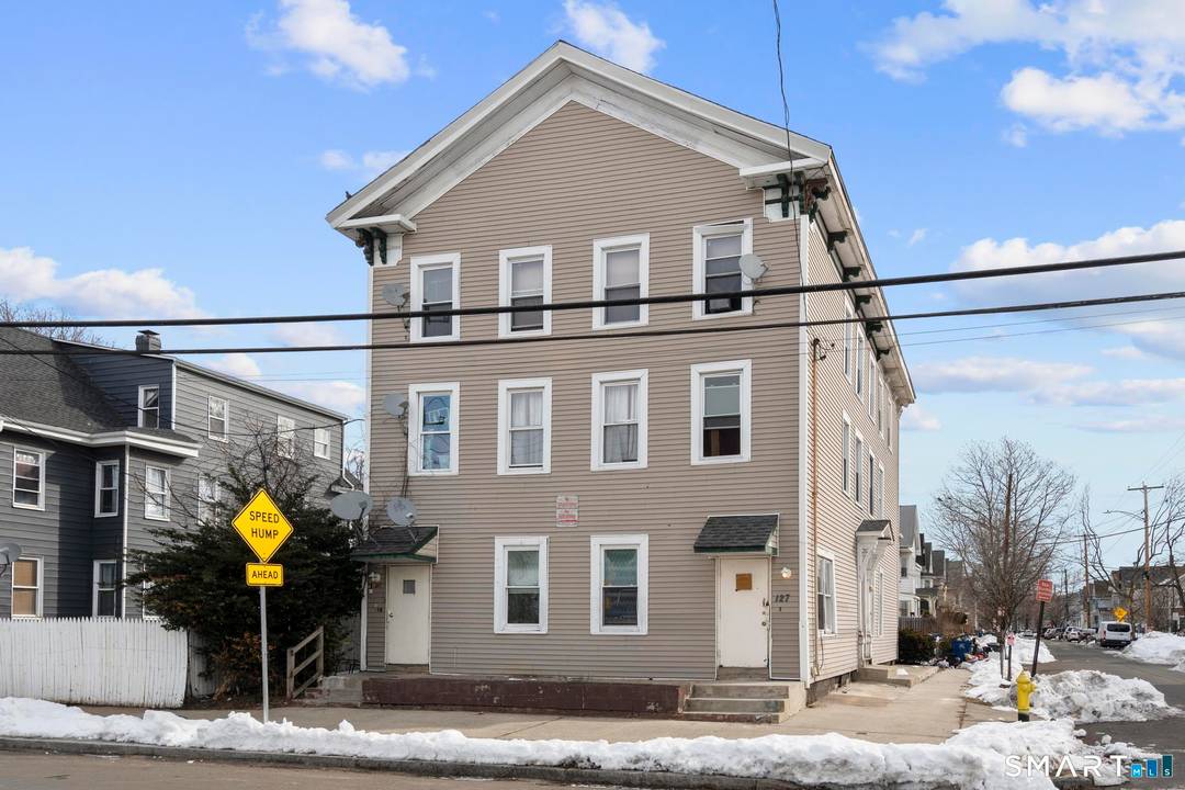 Great opportunity to own a 6 unit multifamily property in New Haven's Fair Haven neighborhood.