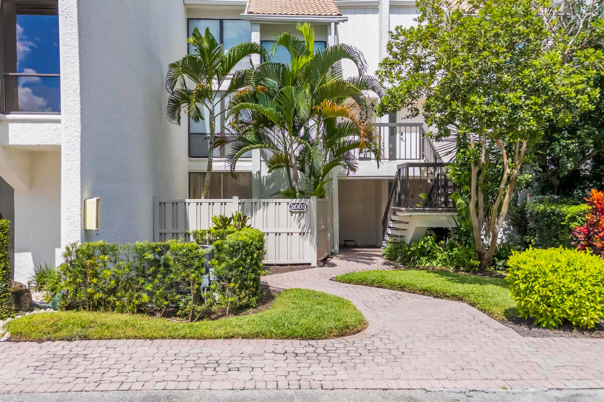 This is a unique condo on the 1st floor and is a corner unit with a beautiful lake view, feels like a villa, with two garden patios and 2 large ...