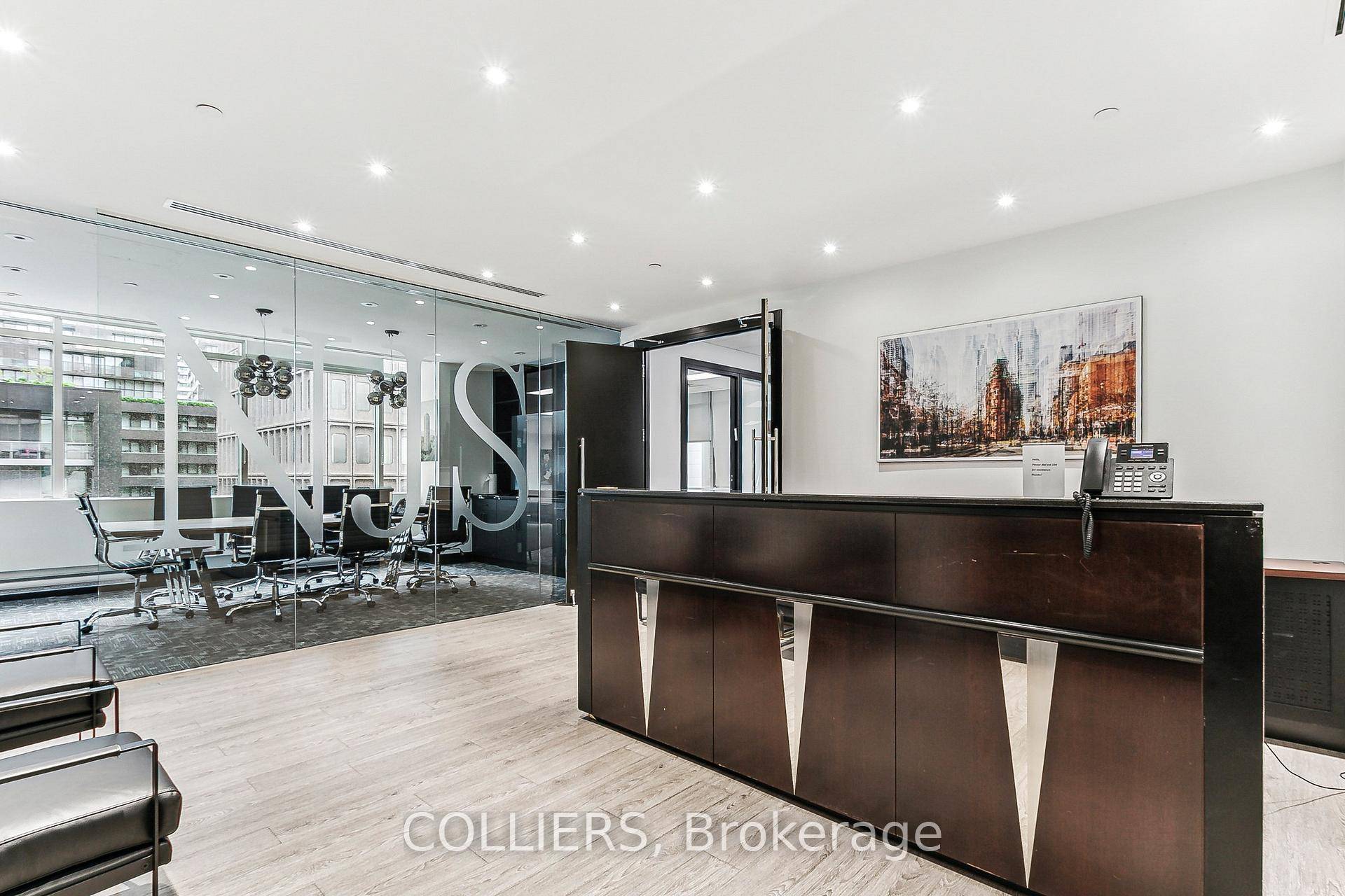 2345 Yonge Street is a Class A office building conveniently located in Midtown Toronto, just North of the Eglinton Subway Station and the new Eglinton Crosstown LRT.