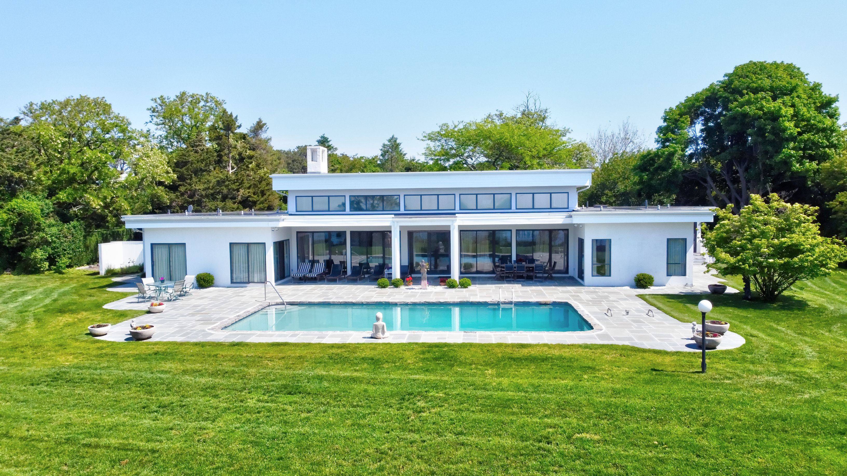 Modern Southampton Bayfront