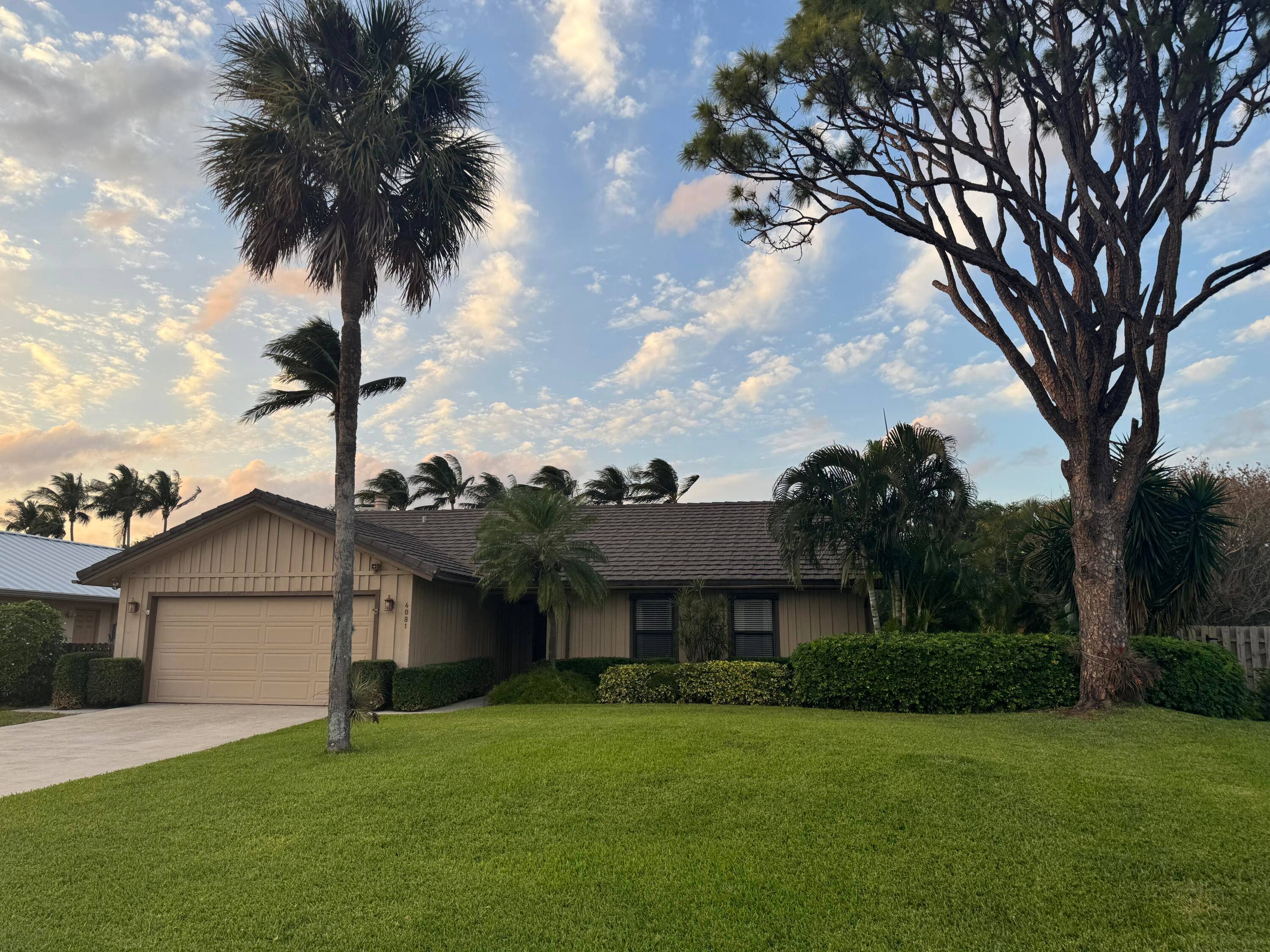 Fantastic home in the heart of Palm Beach Gardens.
