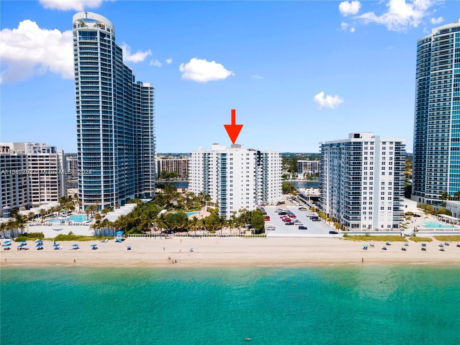 This OCEAN VIEW 1 bedroom, 1 bathroom apartment is located just a few steps away from the beach