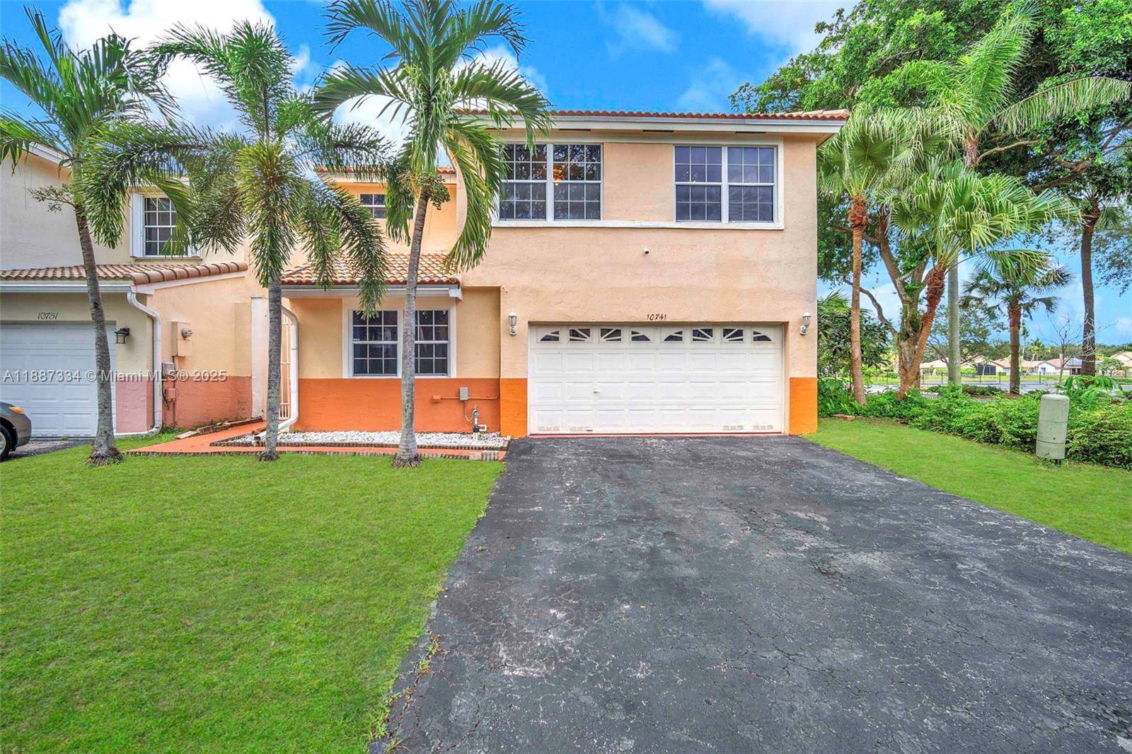 Welcome ! I am a spacious 4BR 3BA home in a top neighborhood, ready to welcome you My kitchen comes fully equipped with a refrigerator, microwave, cooker, and glowing modern ...