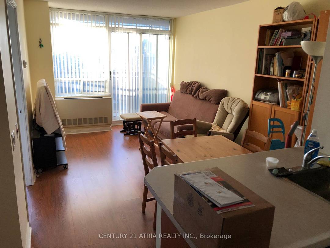 Move in ready ! 1 Bedroom Apartment Fully Furnished with Green Views.