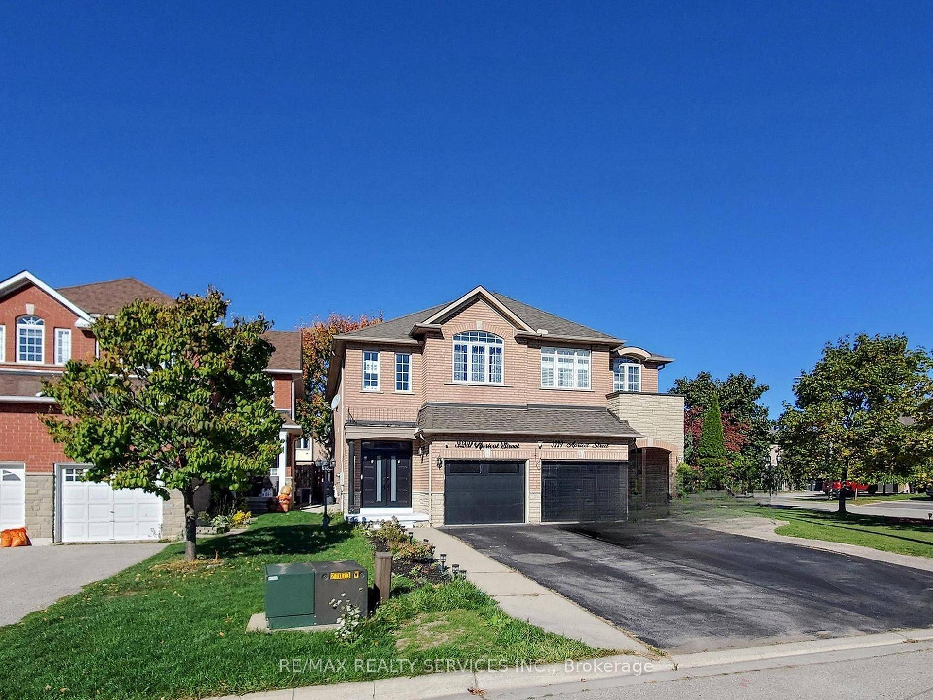 Awesome fully furnished House in a great and friendly neighbourhood of Lisgar.