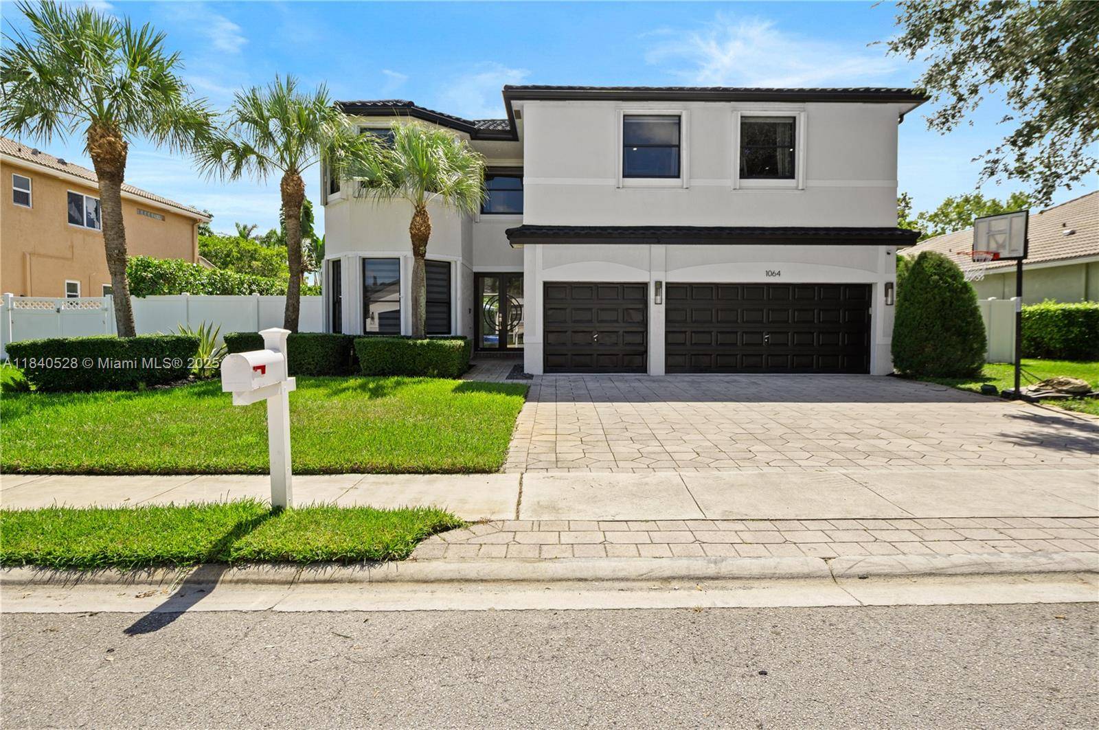 Stunning 6BD 4BA home in gated community of The Estates of Pembroke Shores !