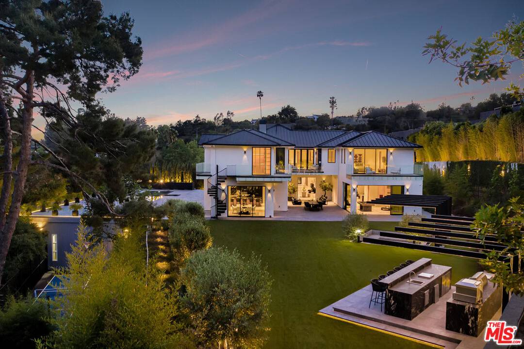 822 N Kenter 9BR Brentwood La