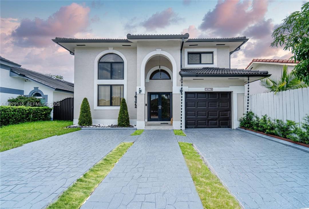 Welcome to this charming home in the heart of Miami Lakes !