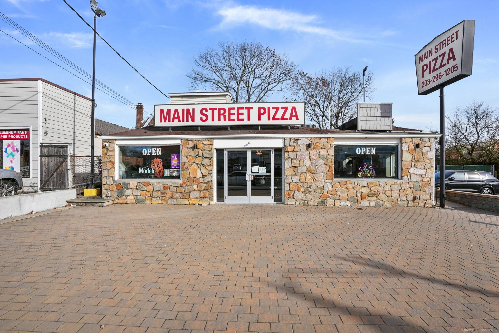 TurnkeyRestaurant Bar with liquor license in prime North End.