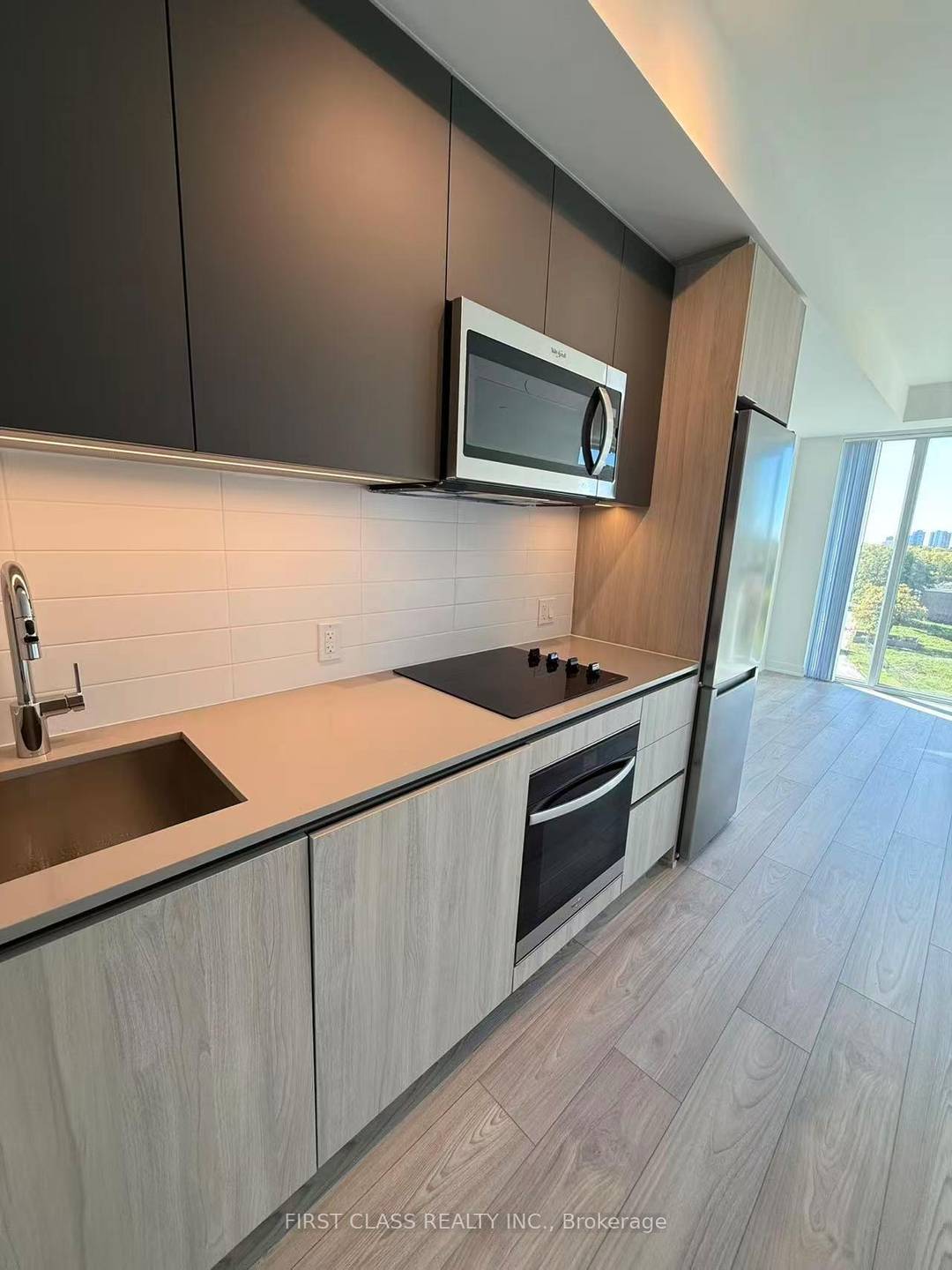 Stunning Brand New Modern 1 1 Condo in the Heart of North York !