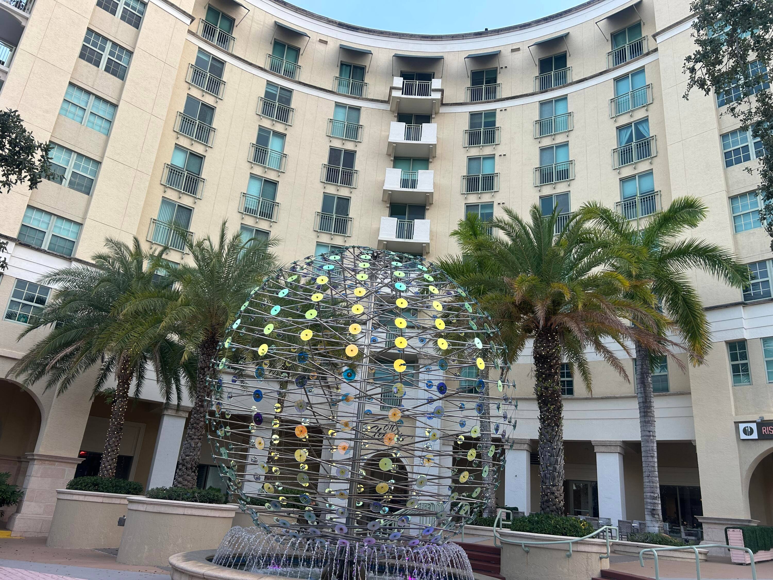 HELLO INVESTORS THIS BEAUTIFUL 1 1 CONDO IS CURRENTLY RENTED FOR 2275.