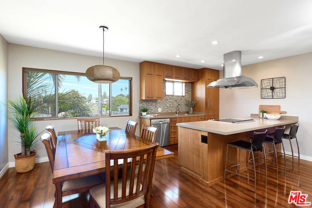 2002   4th St 2BR Santa Monica La