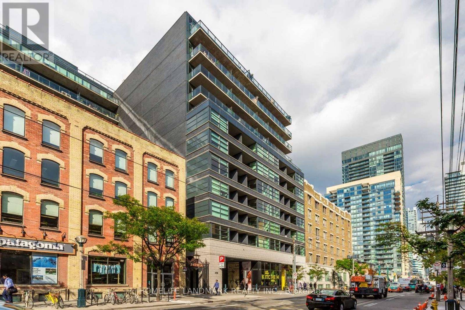 Beautiful 2 Bedroom Suite At Fashion District, 765 Sq Ft Of Living Space With A 240 Sq Ft Balcony, Corner Unit, Beautiful Courtyard View, 10Ft Ceilings.