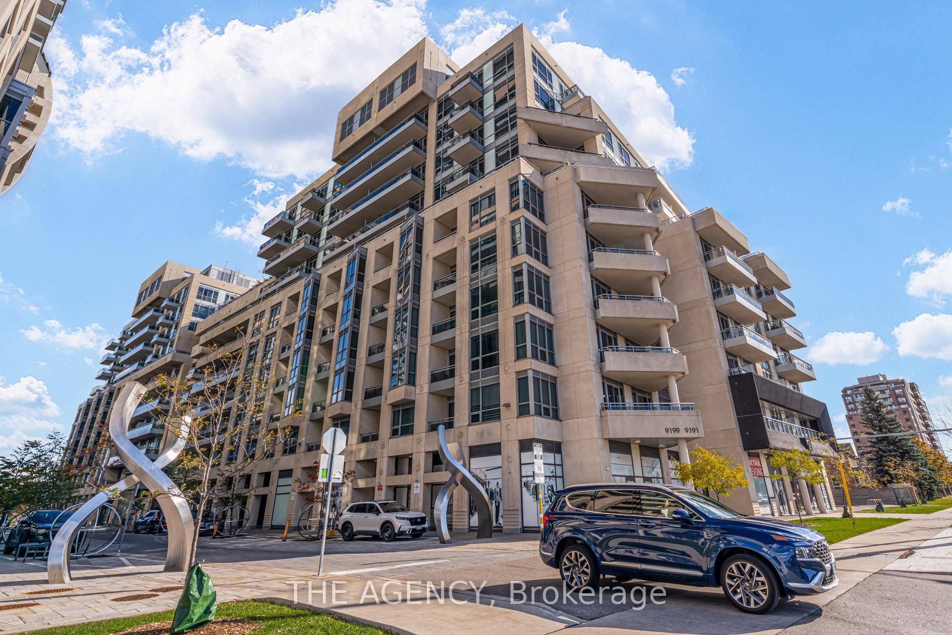 Welcome to The Luxurious Beverly Hills Residences in the heart of Richmond Hill !