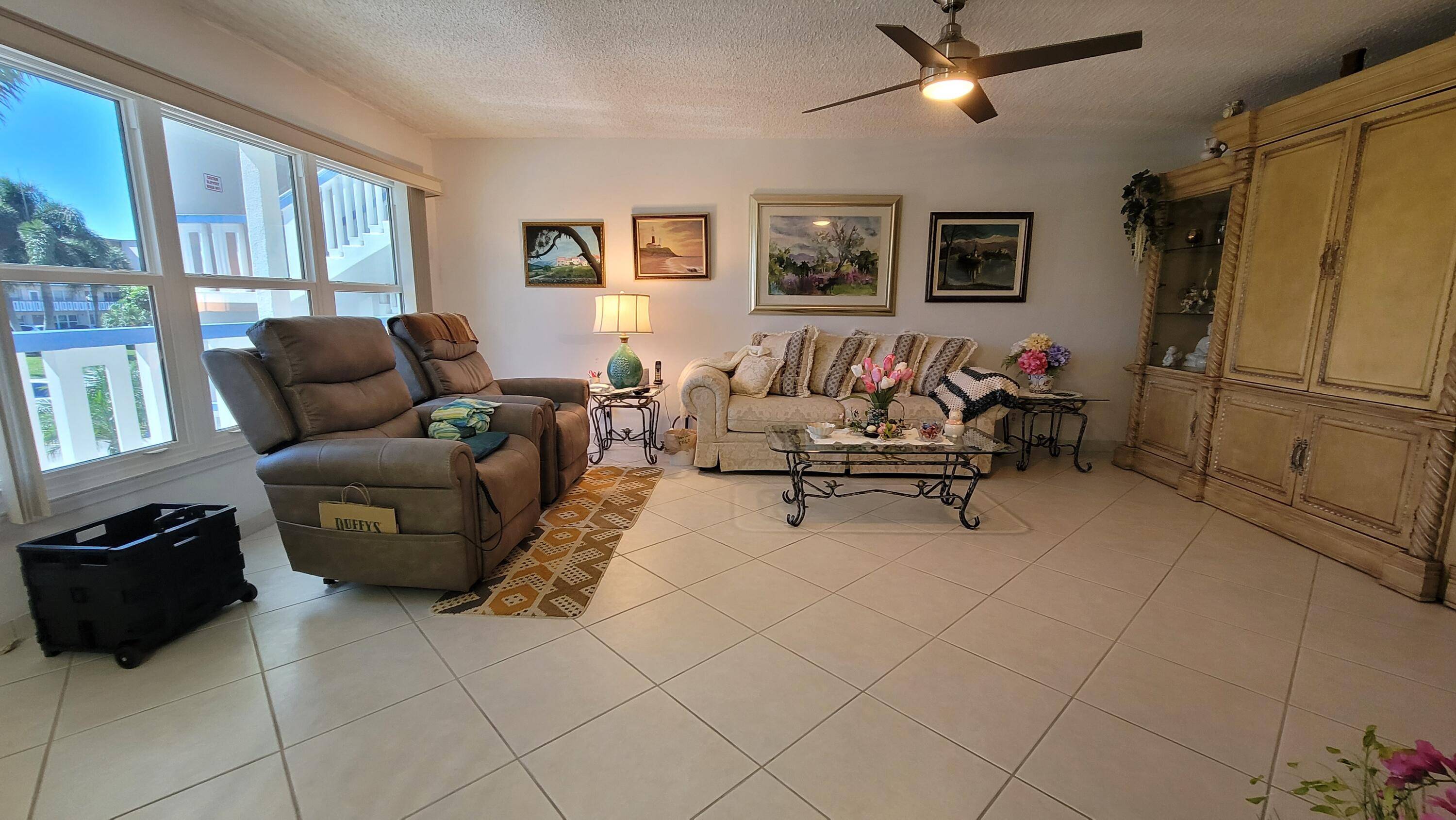 REDUCED for quick sale ! Welcome to the paradise of South Florida, resort style social living at its absolute best.