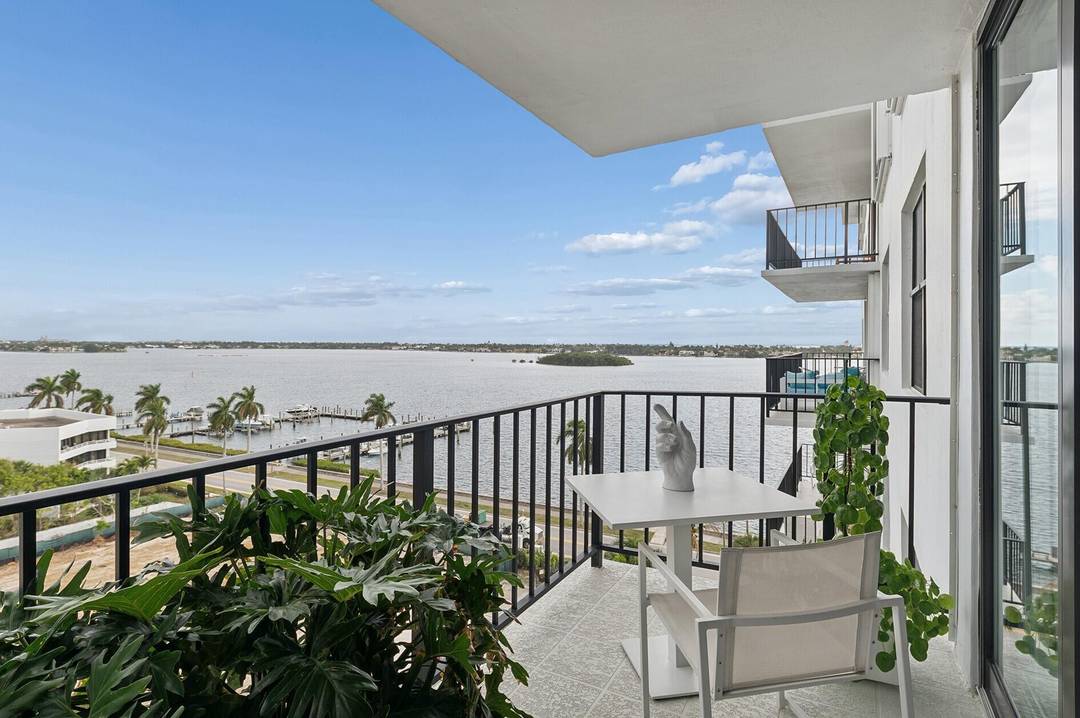 Captivating furnished one bedroom with 1.