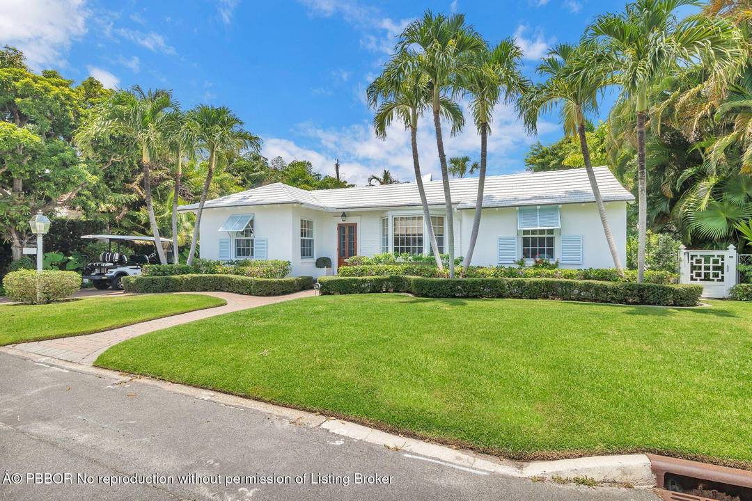 Rarely available mint condition cottage offering an exceptional opportunity on the North End of Palm Beach.