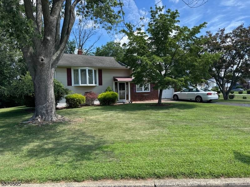 Welcome to this charming 3 bedroom, 1.