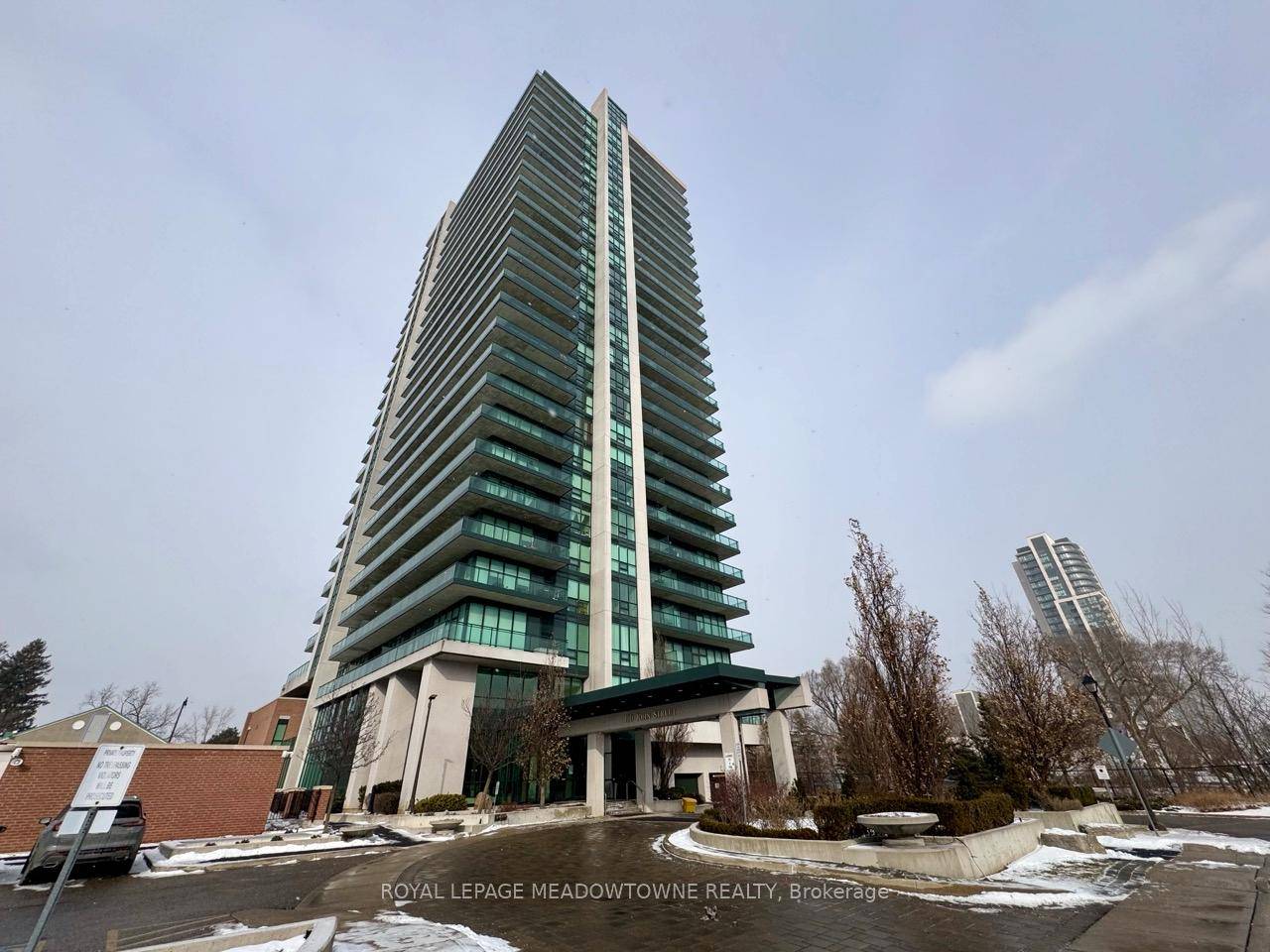 Welcome to this stunning condo unit at 100 John Street 403, ideally situated in the heart of downtown Brampton.