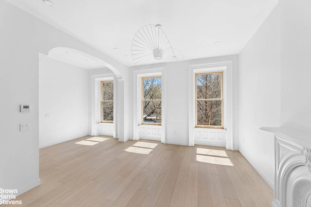 Third floor light changes everything.