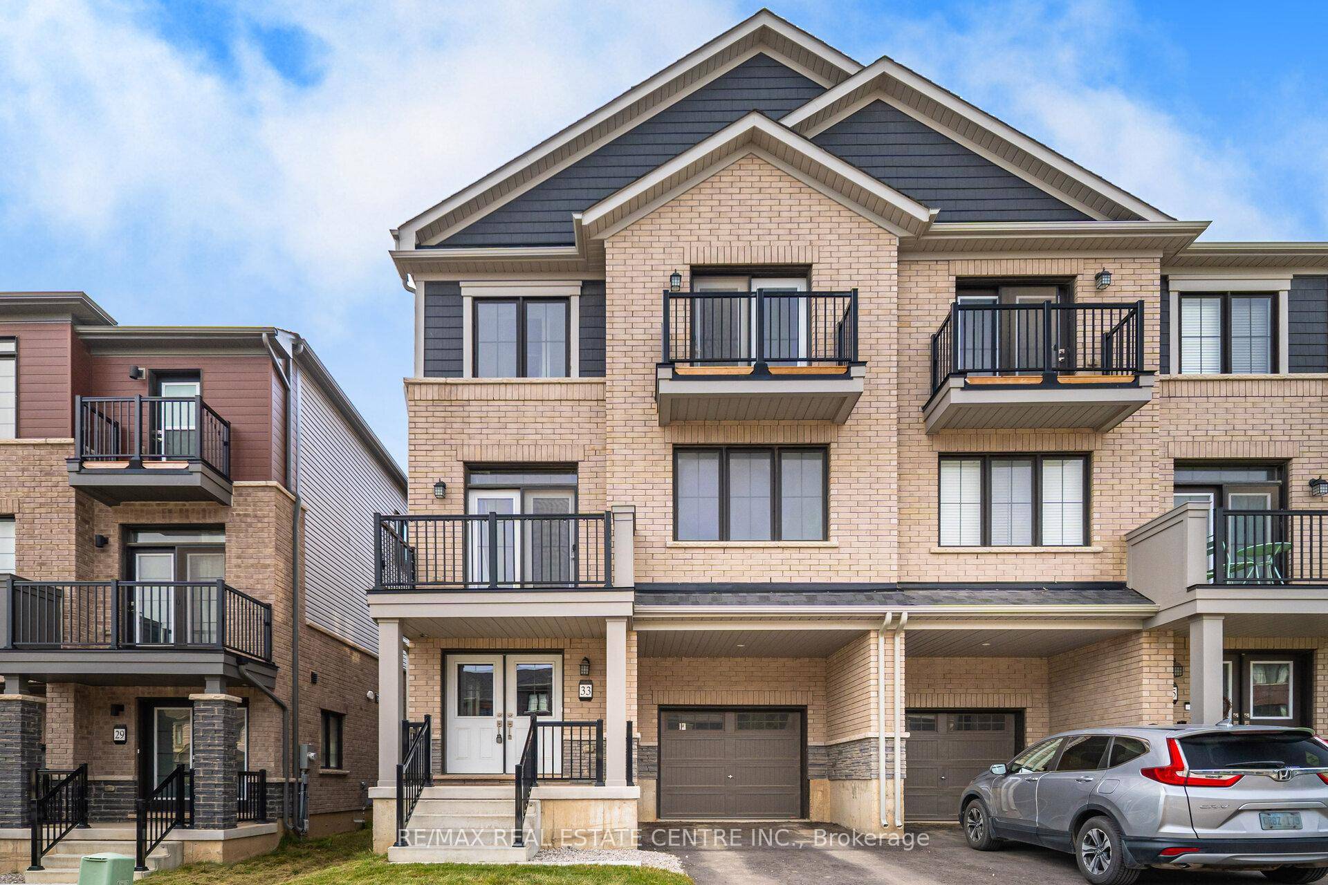 Introducing this stunning and bright 1730 sq.