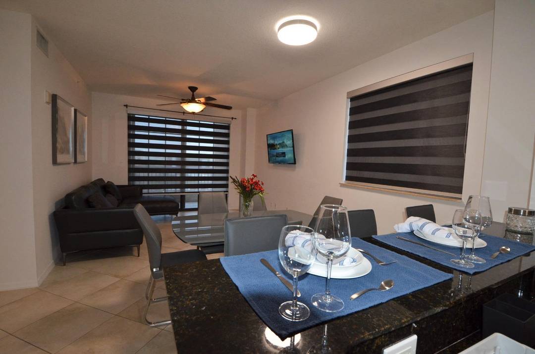 Beautiful condo 2 2 furnished in the heart of Boca Raton.