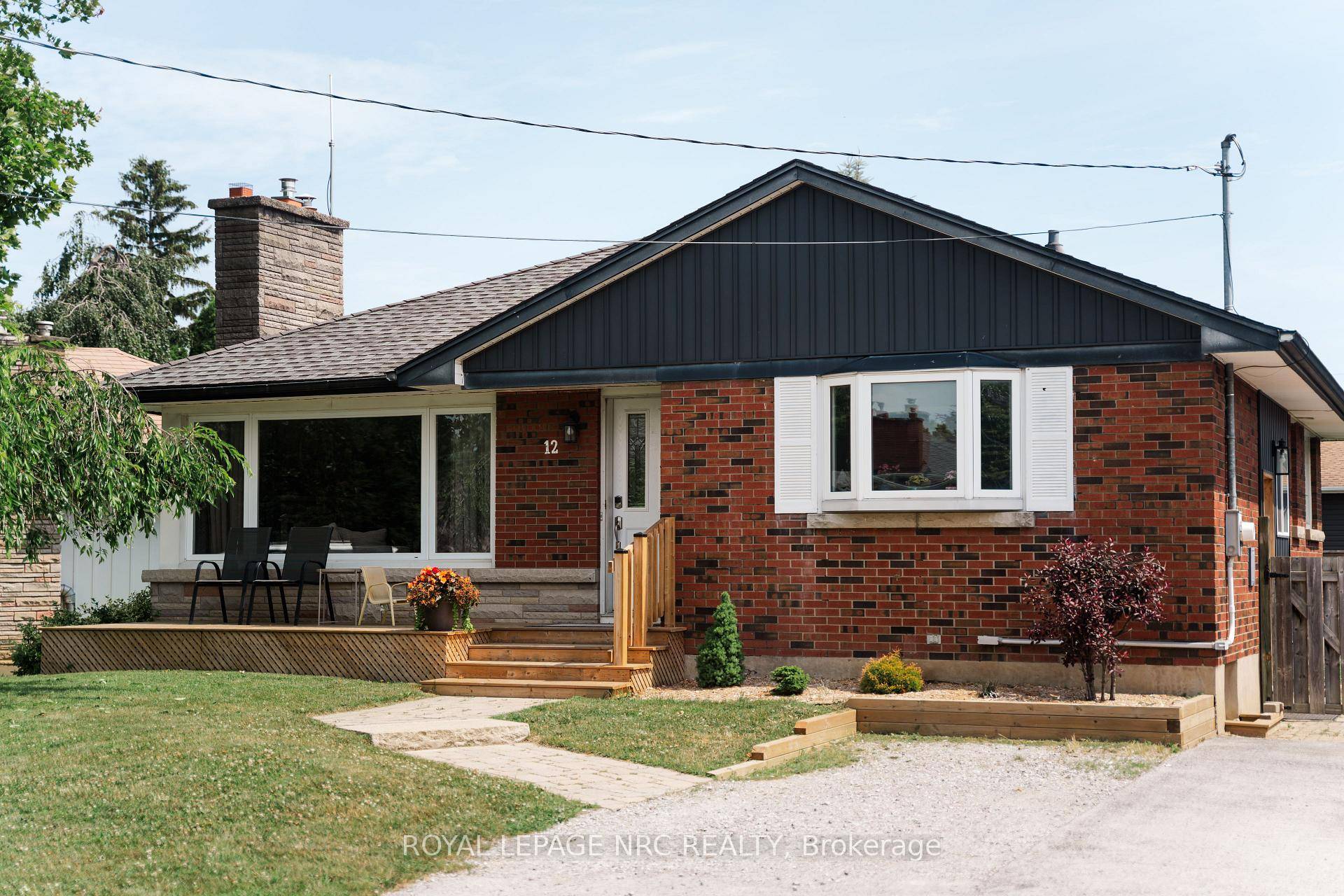 Welcome to this charming 3 1 bedroom, 2 bathroom home ideally located in the heart of Port Dalhousie, just steps from the lake and all local conveniences.