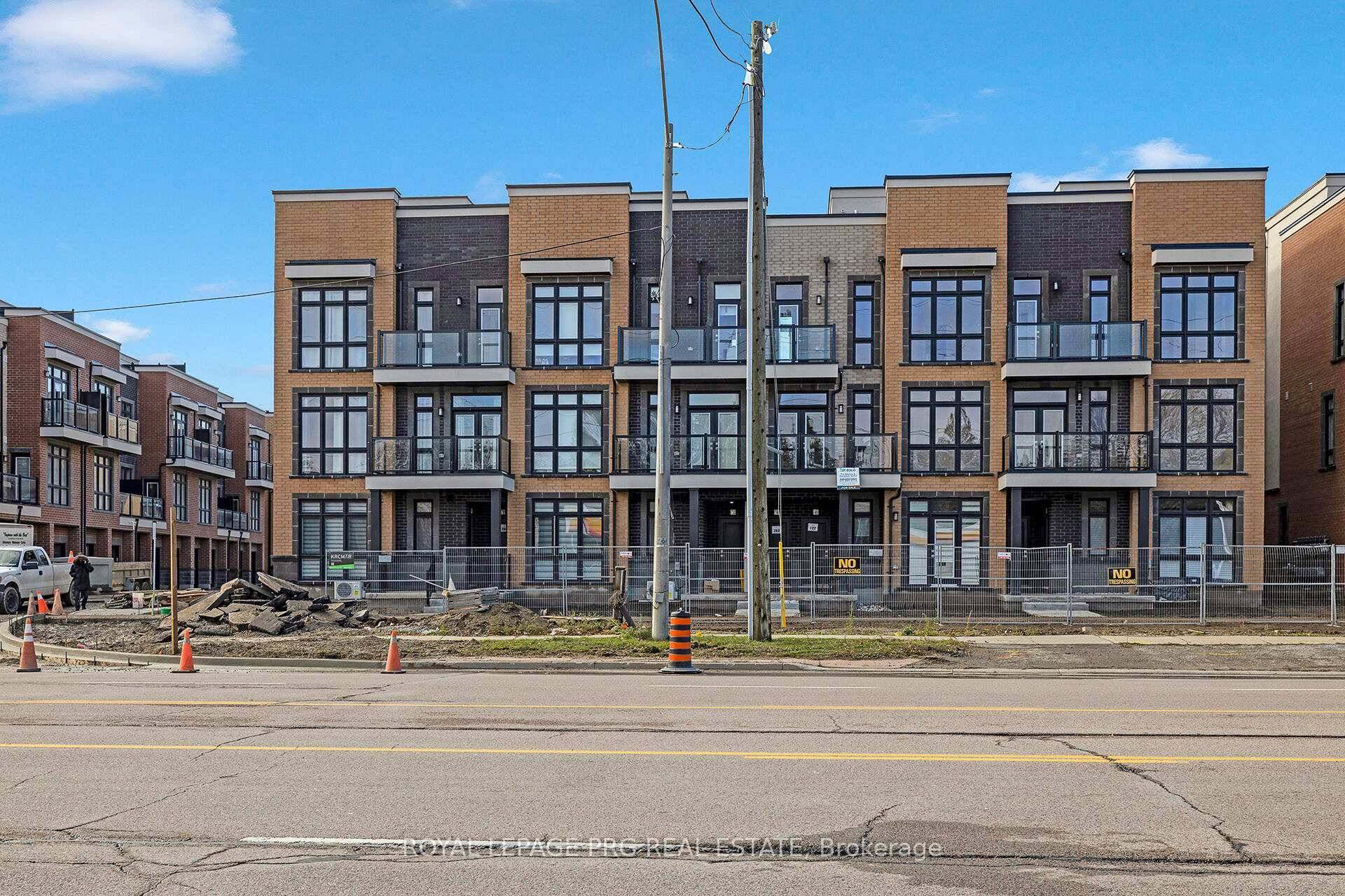 Experience modern sophistication in this 3 bedroom, 3 bath luxury condo townhome, nestled in the highly sought after Oak Ridges community.