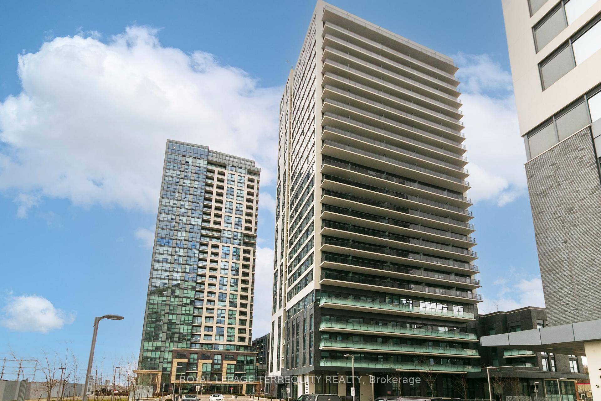 Welcome to The Kip 2 ! This 1 Bedroom 1 Bath Unit offers a modern open concept kitchen with under cabinet lighting, quartz countertops and backsplash, and stainless steel stove, ...