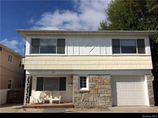 Welcome to this spacious amp ; renovated second floor rental in the President Streets of Long Beach just steps away from the beach !